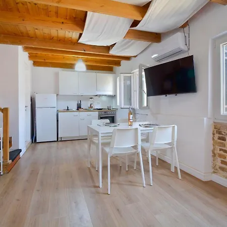 Iason In Old Town Apartament *