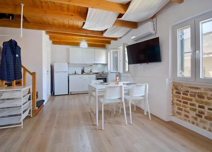 Iason In Old Town Apartment *